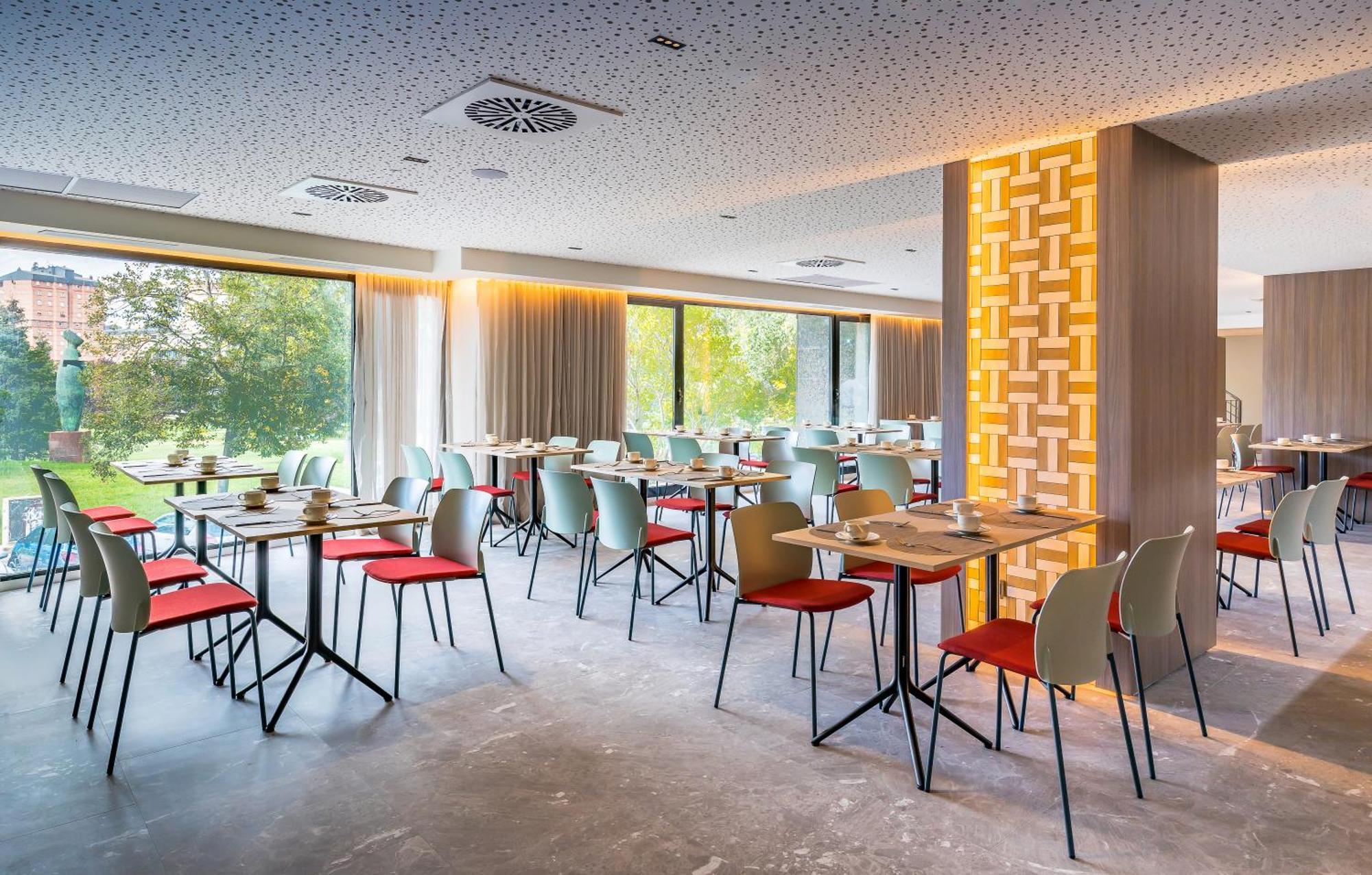 Occidental Pamplona Hotel Luaran gambar
