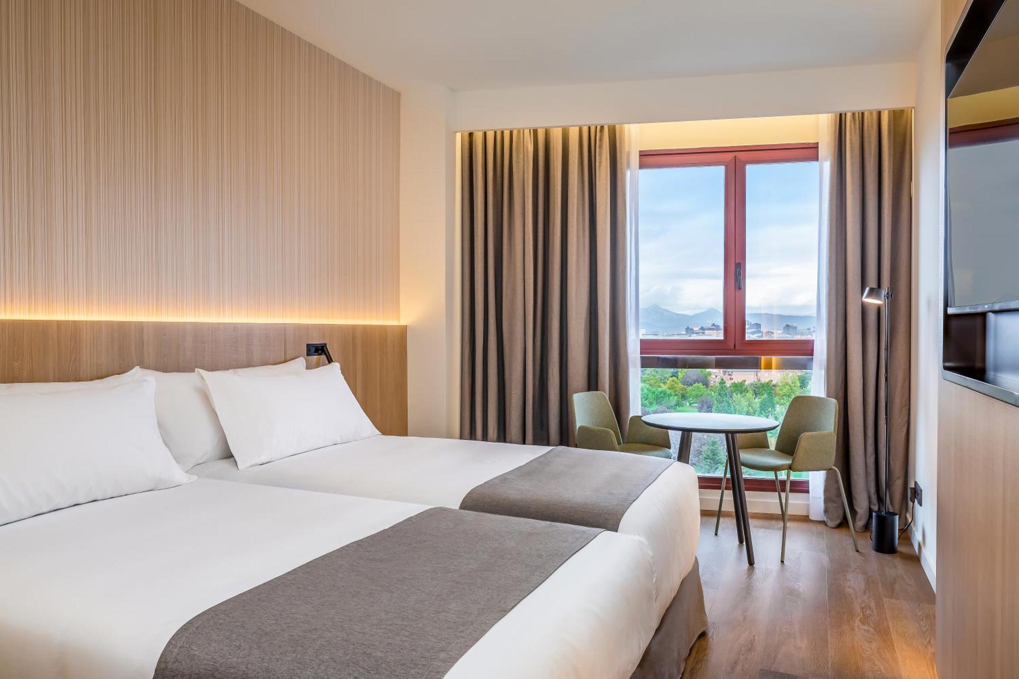 Occidental Pamplona Hotel Luaran gambar