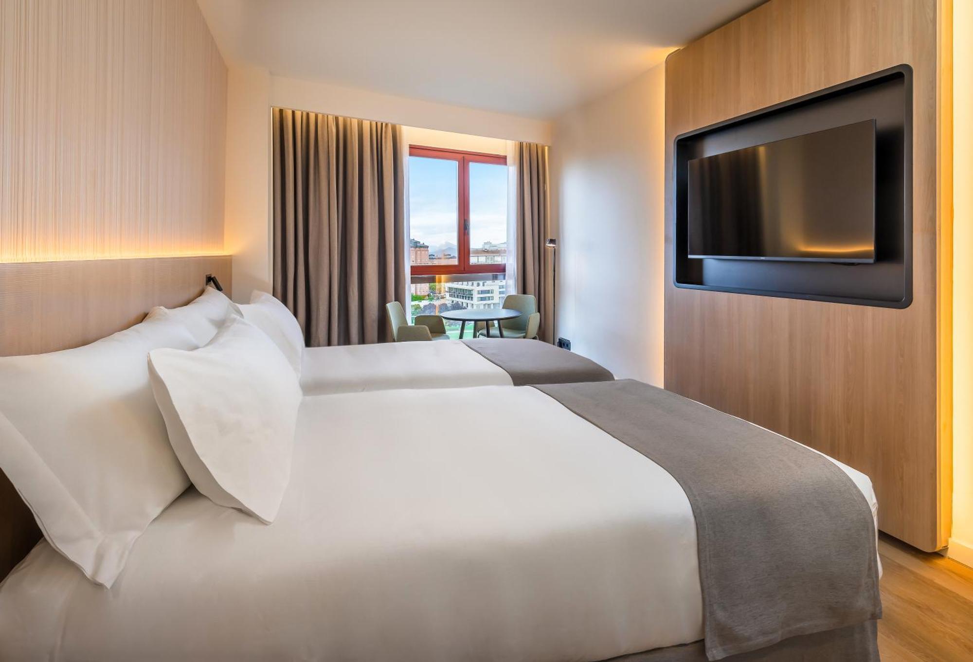 Occidental Pamplona Hotel Luaran gambar