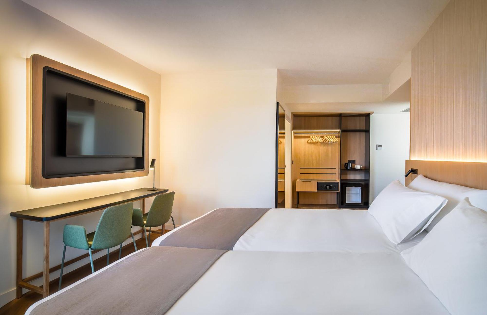 Occidental Pamplona Hotel Luaran gambar