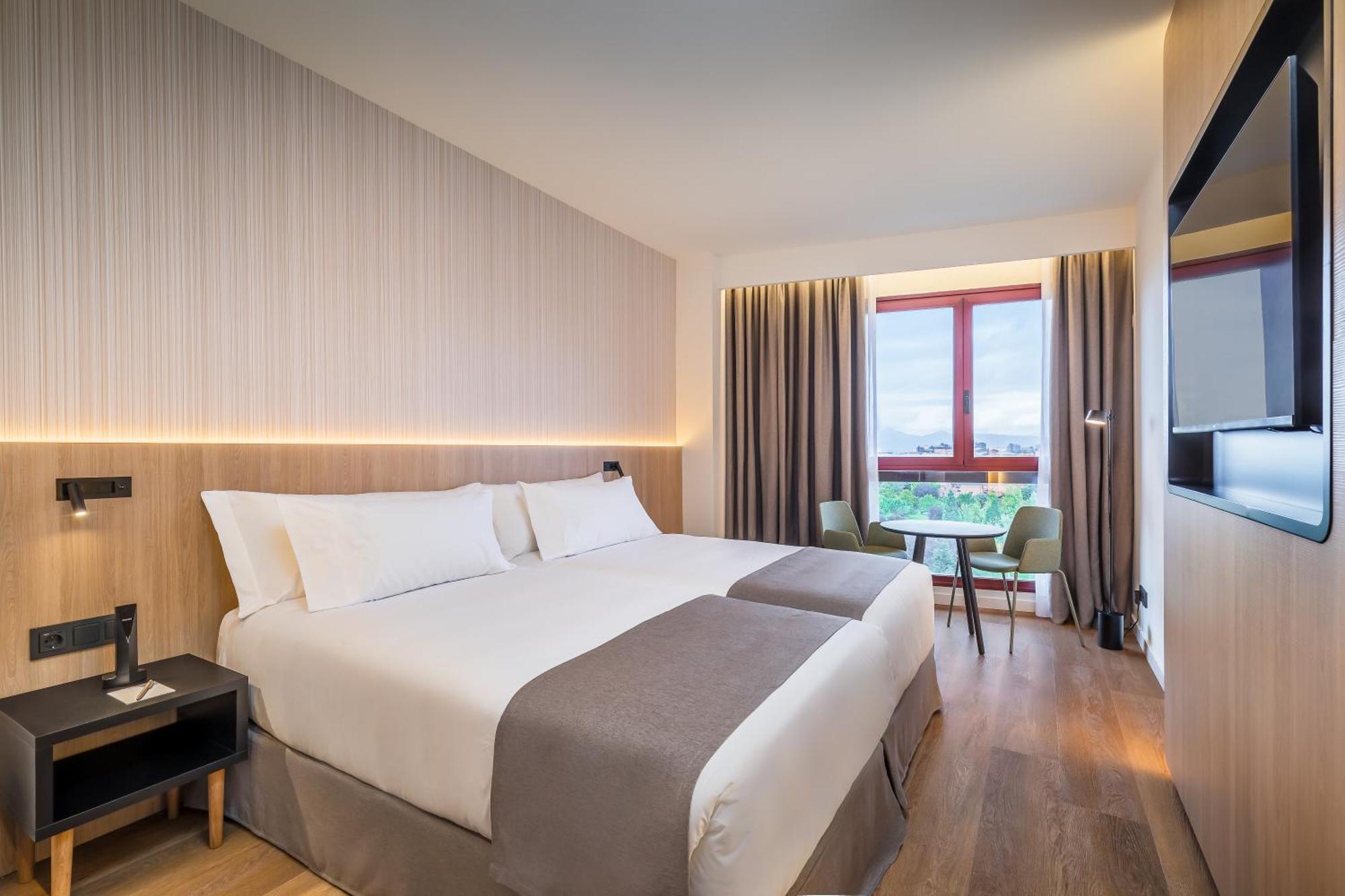 Occidental Pamplona Hotel Luaran gambar