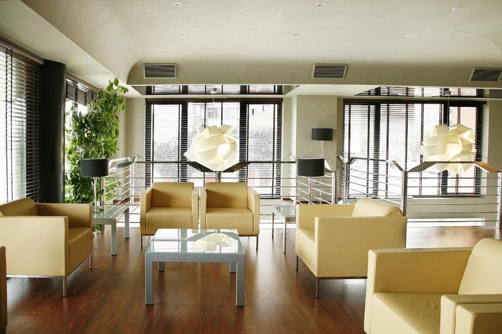 Occidental Pamplona Hotel Luaran gambar