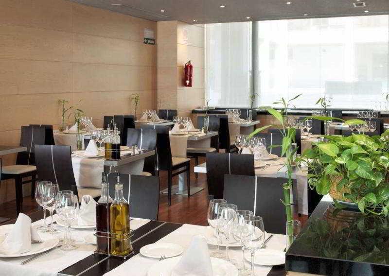 Occidental Pamplona Hotel Luaran gambar