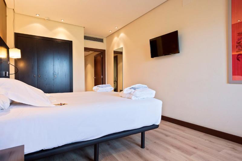 Occidental Pamplona Hotel Luaran gambar